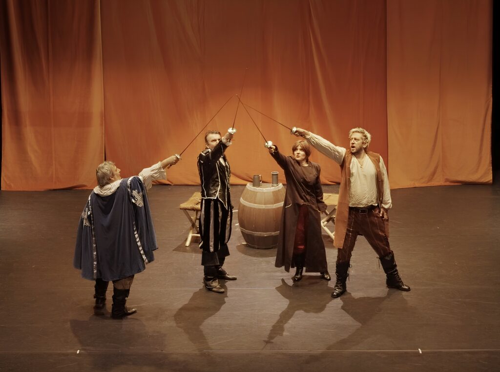 Les 3 mousquetaires environ